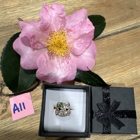 Adorable Hello Kitty Cat Kitten Silvertone Costume Adjustable Ring NEW w Box - Picture 4 of 7